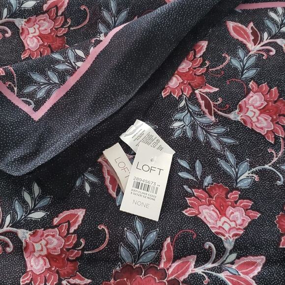 LOFT Large Floral Scarf Black & Pink 48" Square Darkfairy‎ Boho Romantic Travel - Picture 2 of 2